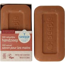 Seepje Hand en lichaamszeep vetiver cederhout 120G
